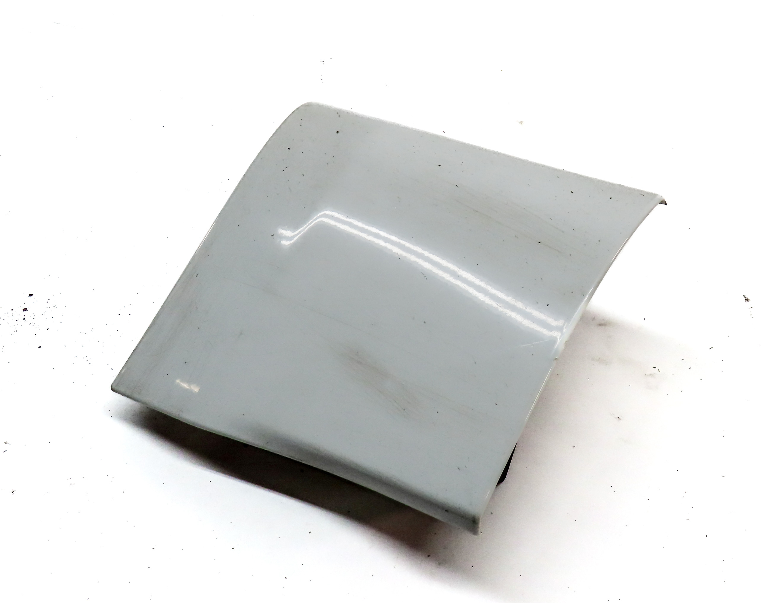 2014 RANGE ROVER SPORT (L494) FRONT RIGHT PASSENGER FENDER TRIM MOULDING (White) — exact item pictured